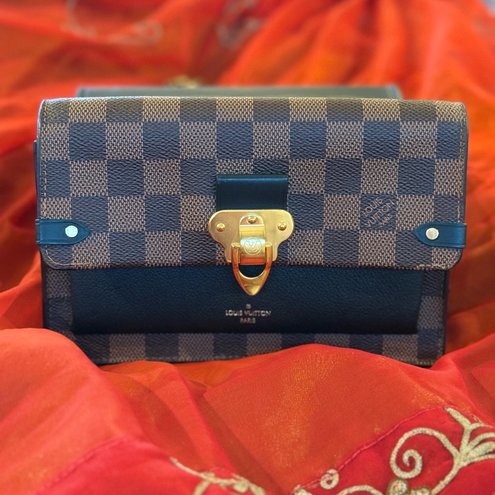 Louis Vuitton Checkered Brown and Black Crossbody Bag - Picture 3 of 11